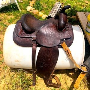 15” vintage western saddle for horseback riding